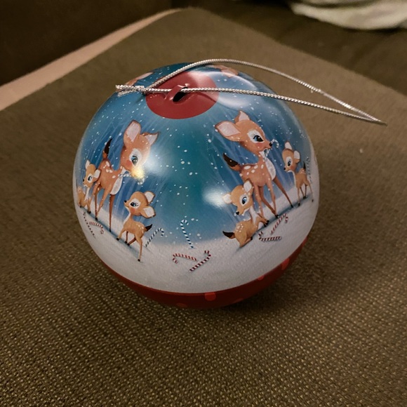 Other - Darling retro look deer ornament